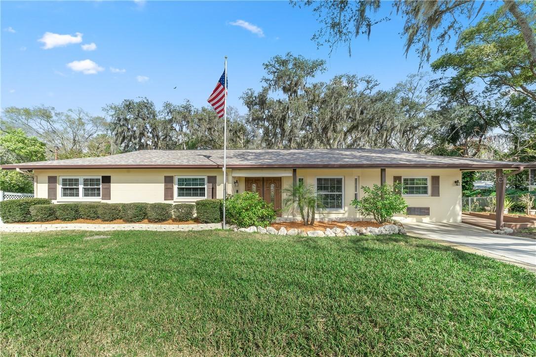 18710 Yocam Ave., Lutz, FL 33549