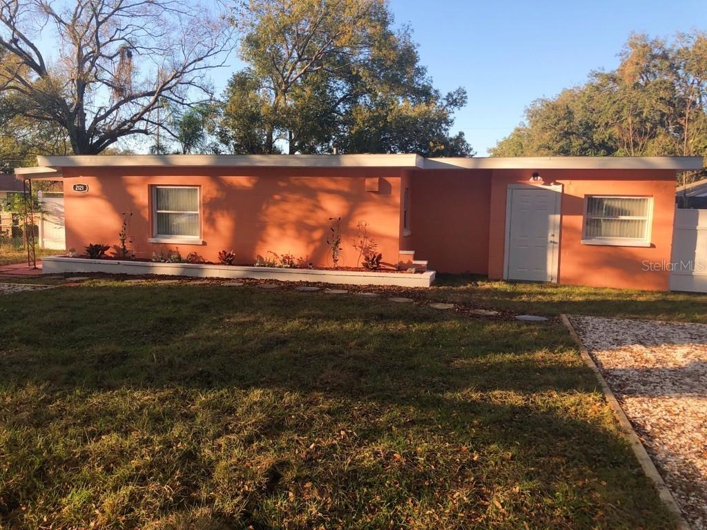 2121 W Paris St., Tampa, FL 33604