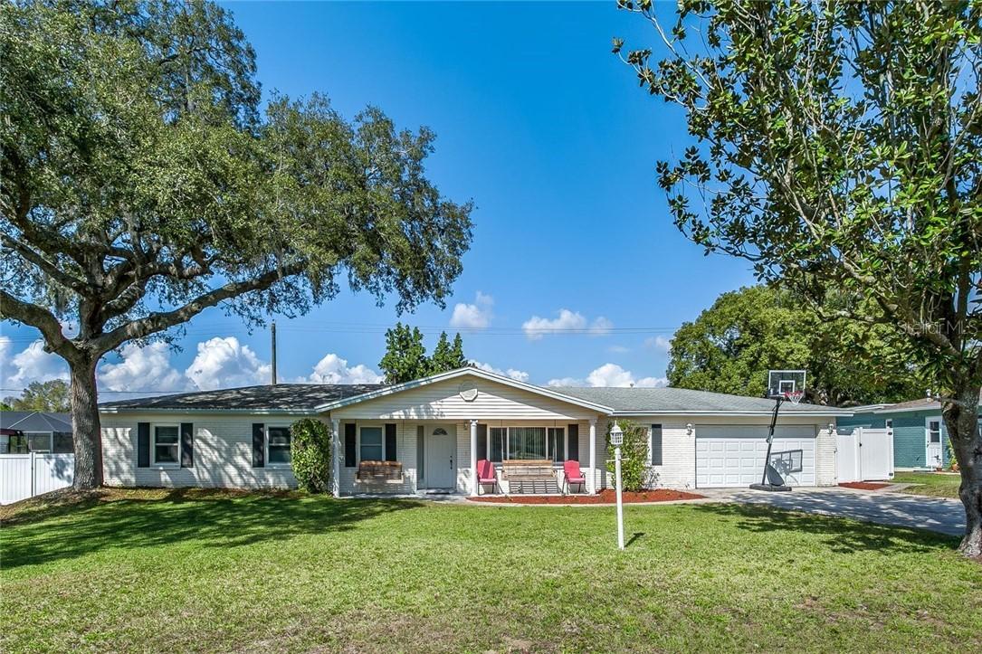 1606 Lark Ln., Brandon, FL 33510