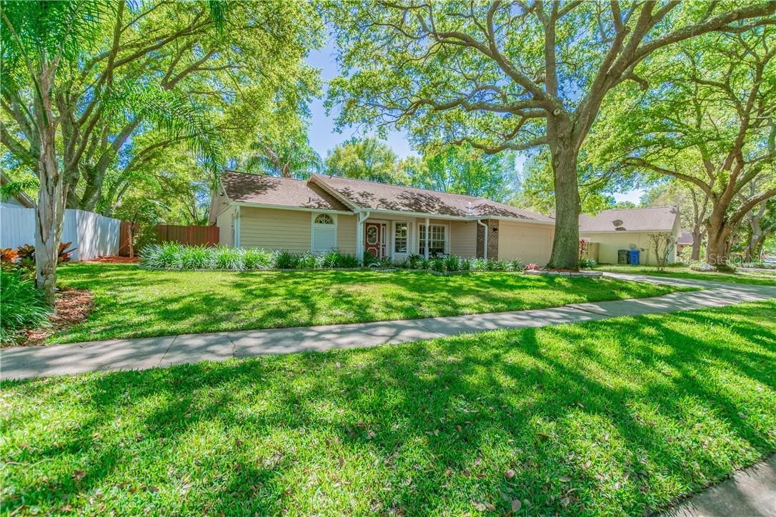 2219 Groveland Dr., Lutz, FL 33549