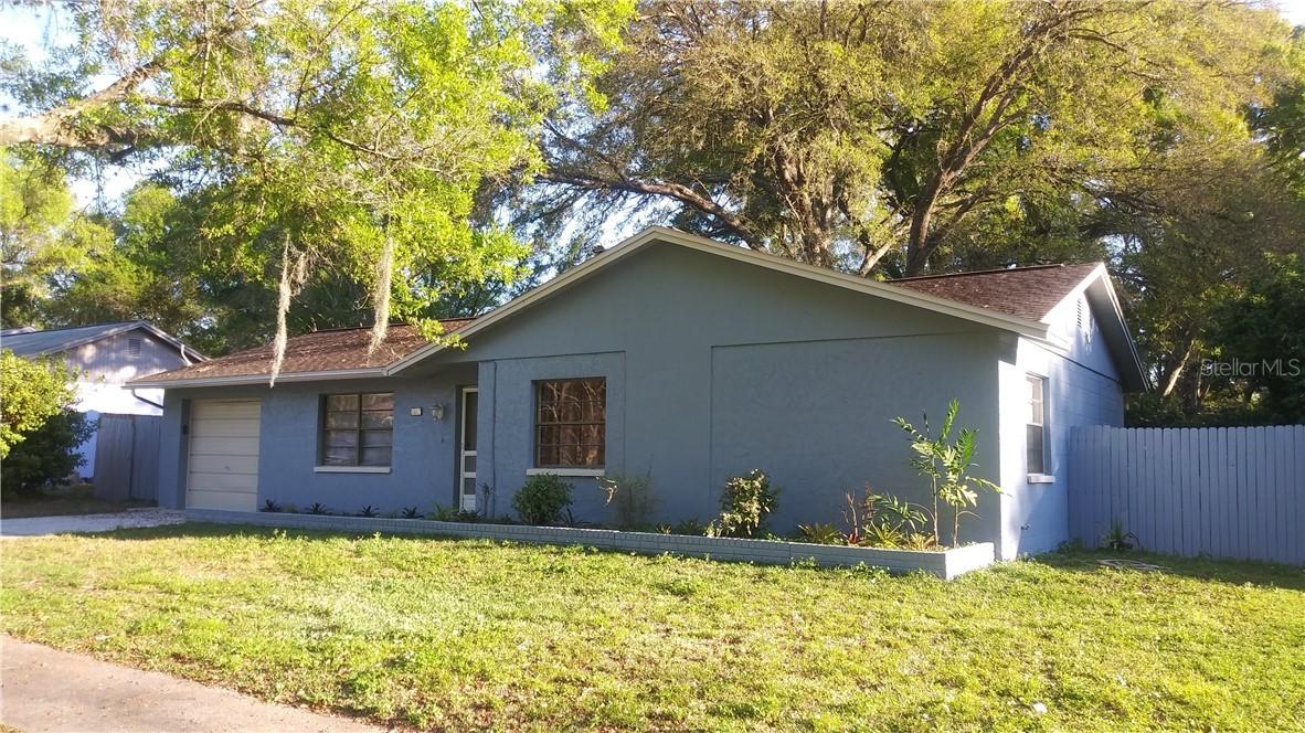 1917 Cedarbrooke Dr., Lutz, FL 33549