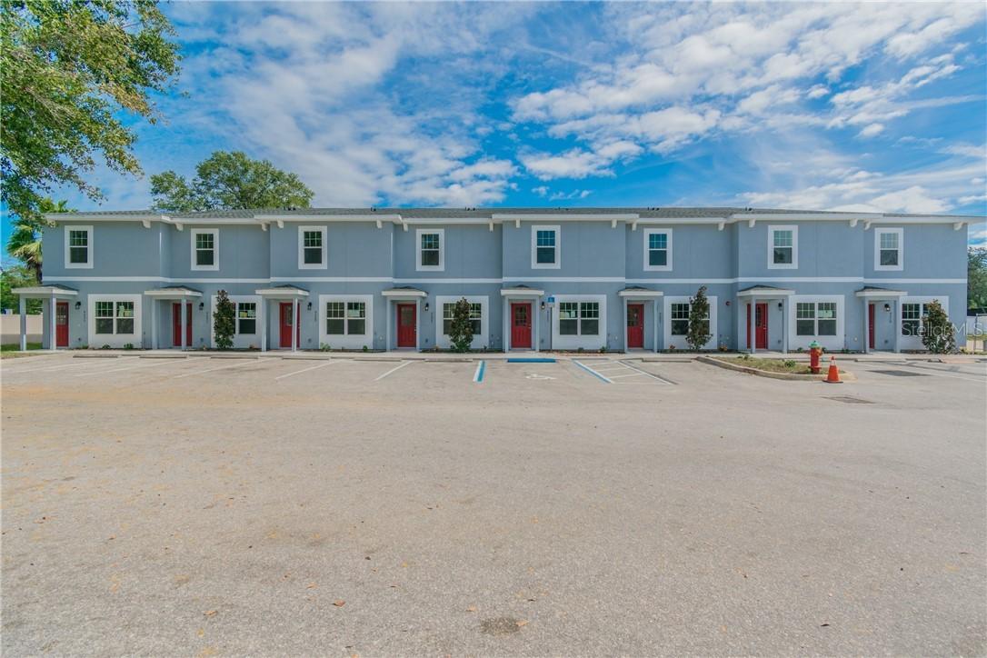 9203 Bella Terraza Way, Temple Terrace, FL 33617