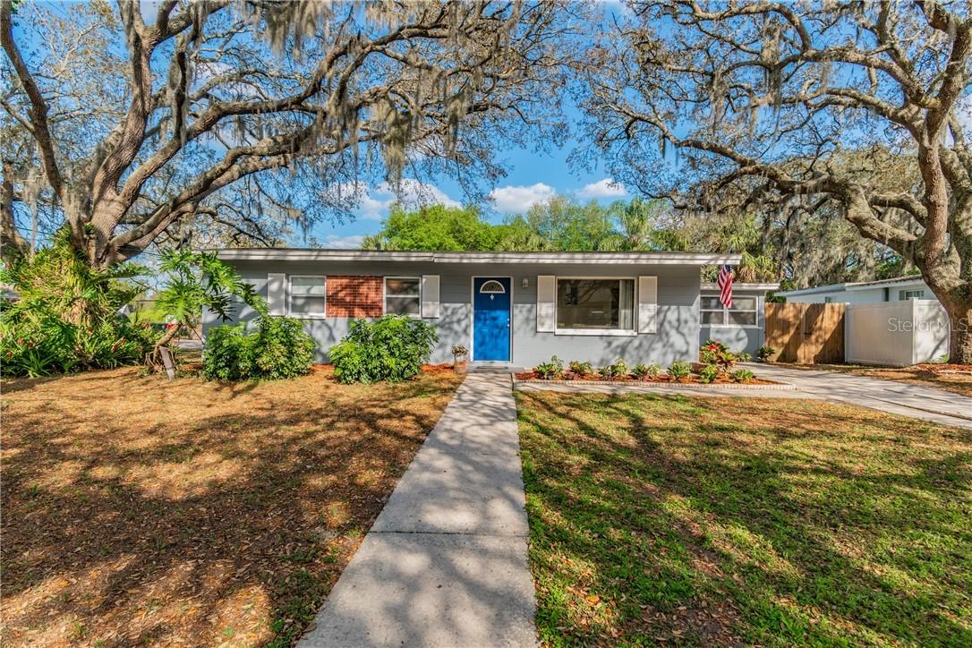 12407 N Oakleaf Ave., Tampa, FL 33612