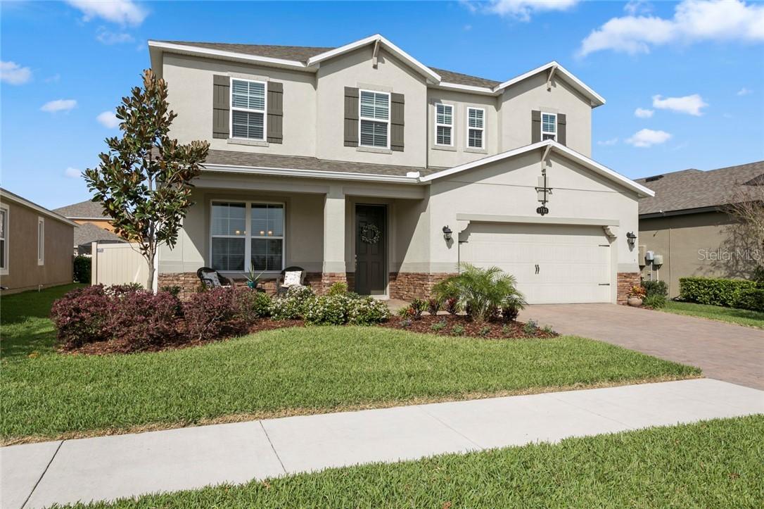 1703 Nature View Dr., Lutz, FL 33558