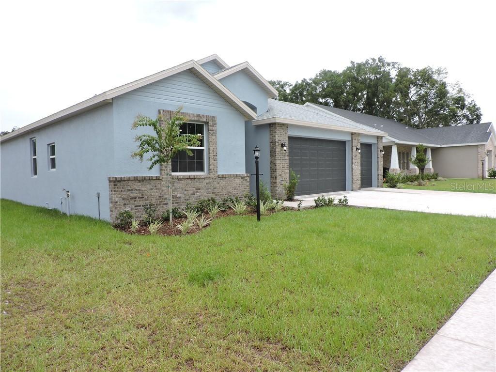 1235 Wild Daisy Dr., Plant City, FL 33563