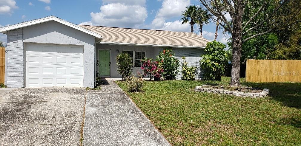 1025 Axlewood Cir., Brandon, FL 33511