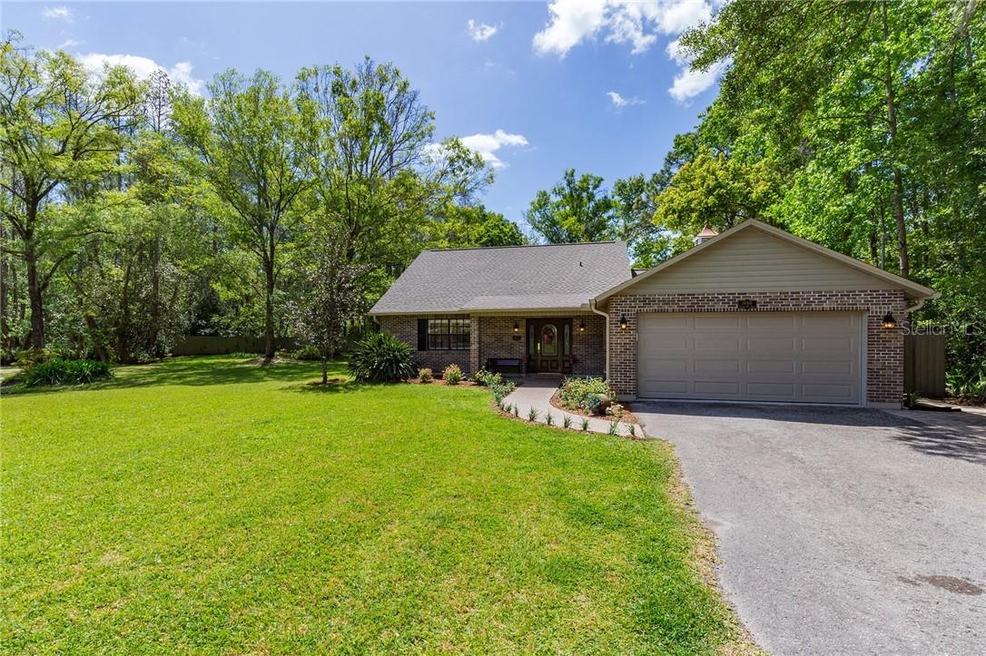 18401 Autumn Mist Dr., Lutz, FL 33549