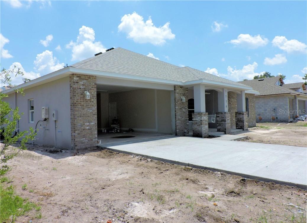 1236 Wild Daisy Dr., Plant City, FL 33563