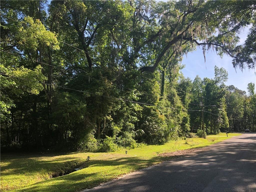 414 Hillside Ct., Brooksville, FL 34601