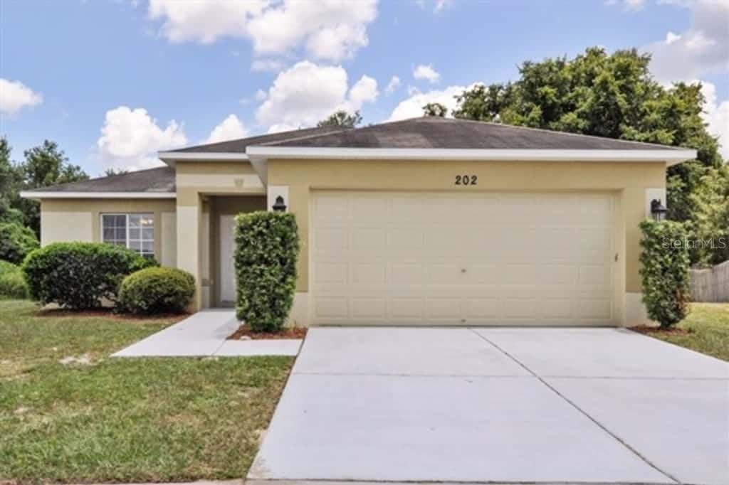 202 Abigail Rd., Plant City, FL 33563