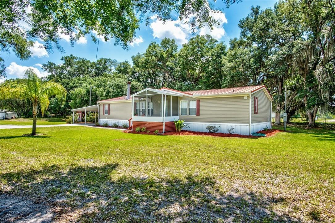 1325 Candy Cane Ln., Plant City, FL 33566