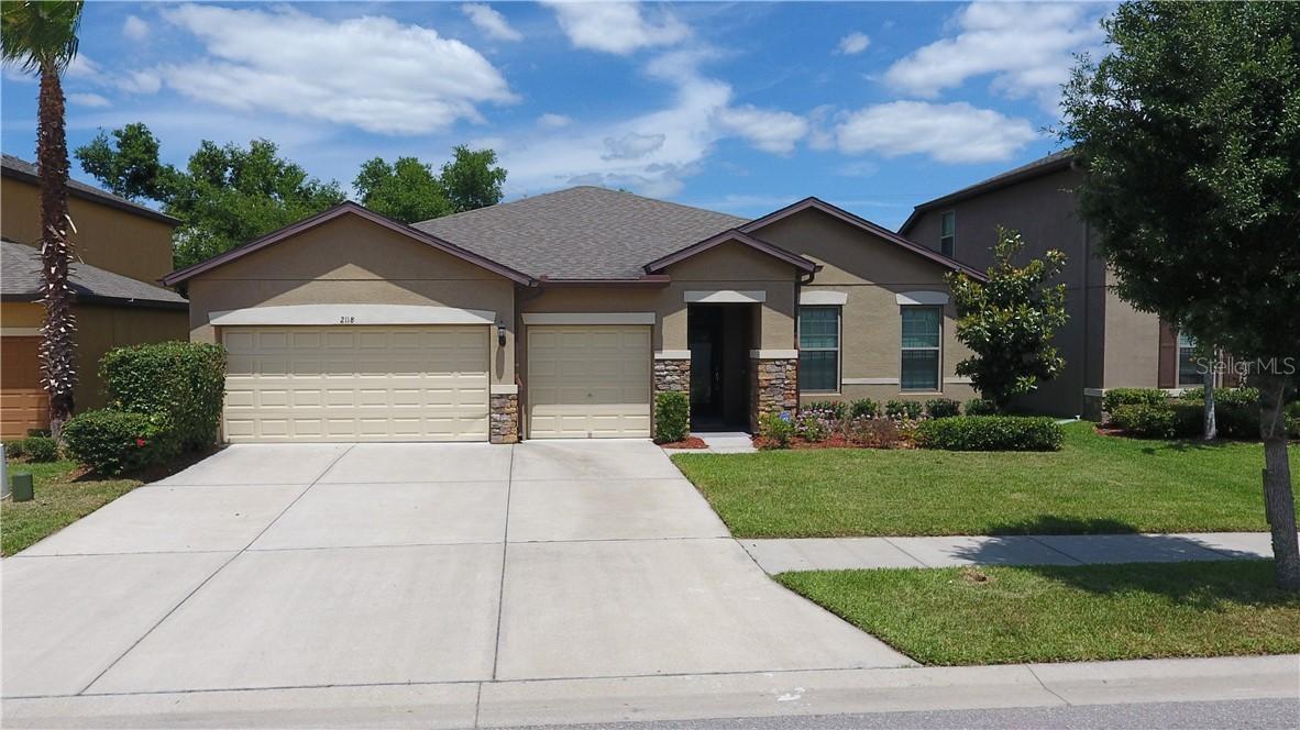 2118 Landside Dr., Valrico, FL 33594