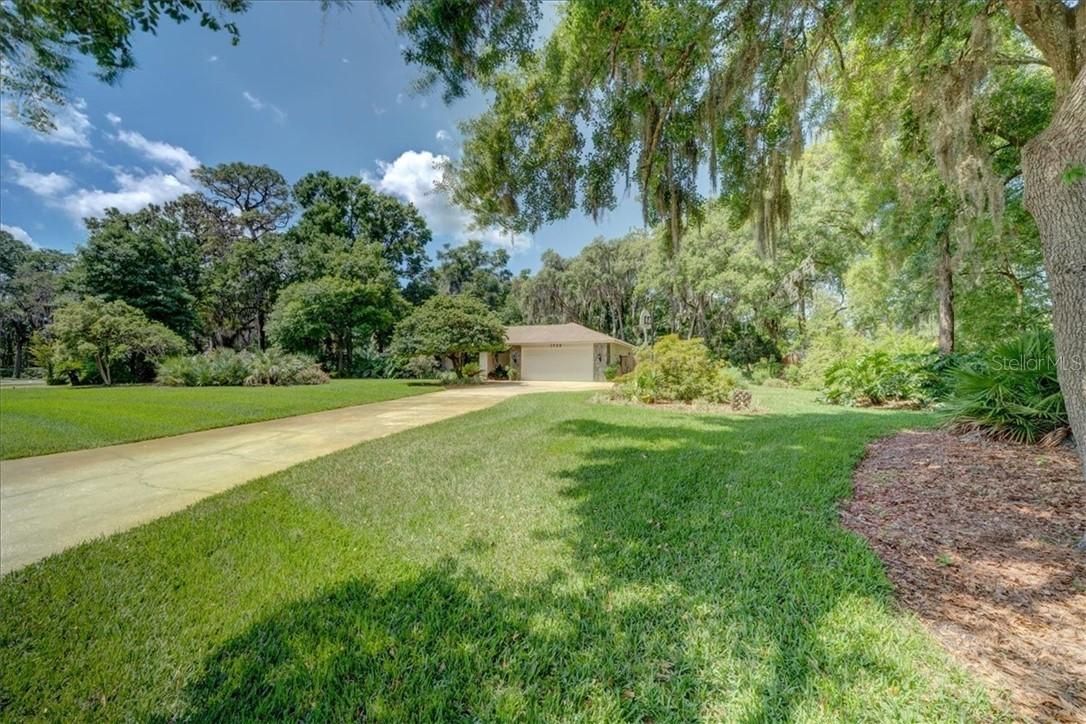 1720 Ryan Dr., Lutz, FL 33549