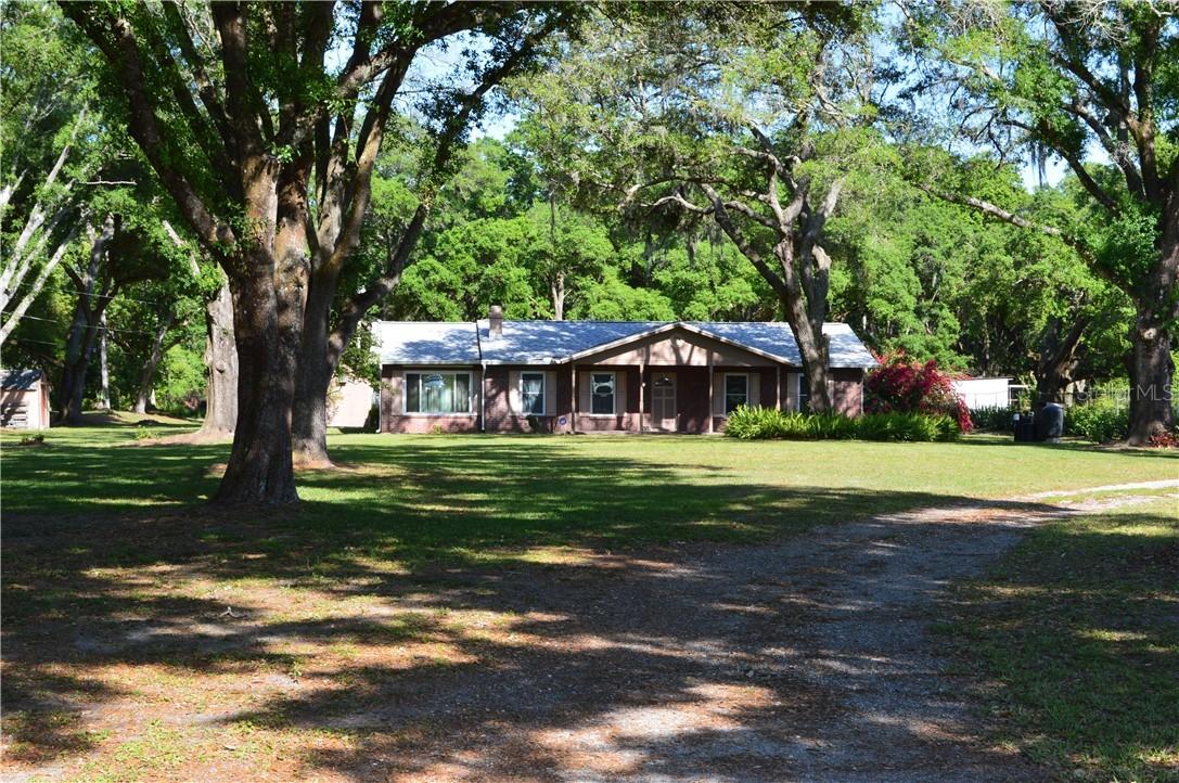 17405 Hanna Rd., Lutz, FL 33549