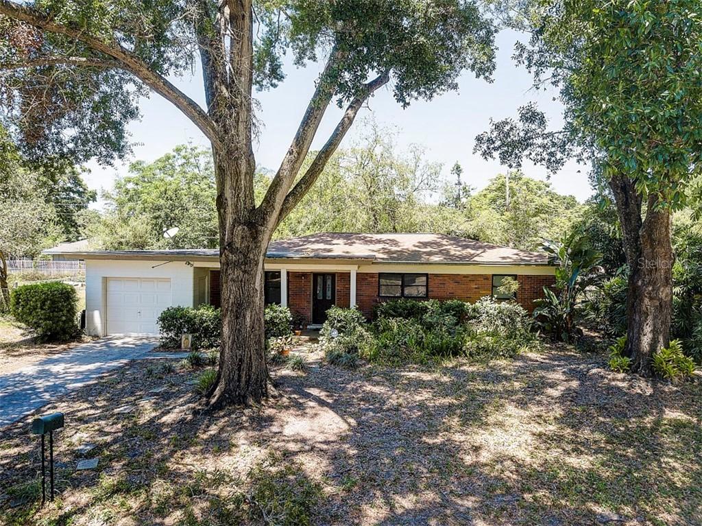 206 Forest Park Ave., Temple Terrace, FL 33617
