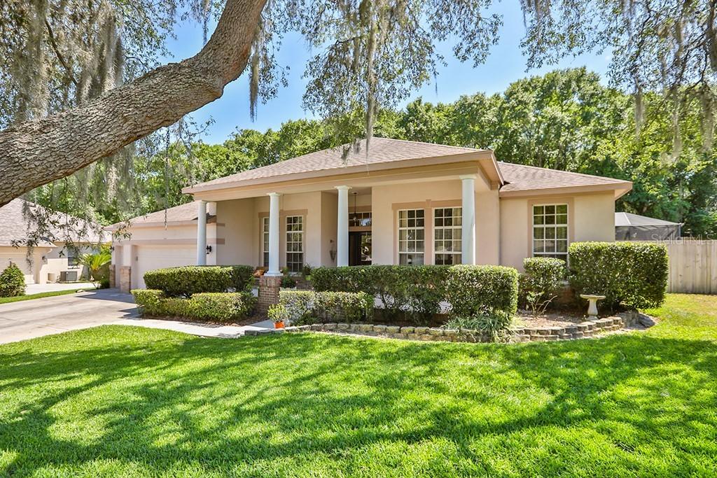 515 Crowned Eagle Ct, Valrico, FL 33594