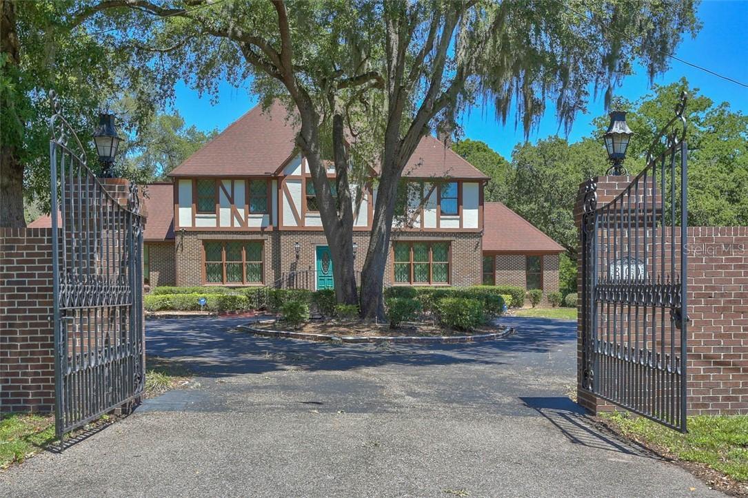 800 Stanberry Dr., Brandon, FL 33511