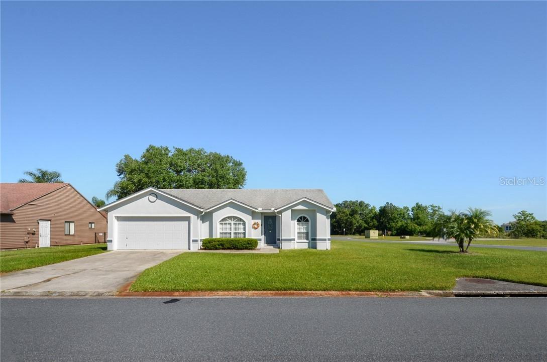 3249 Triple Crown Ln., Lakeland, FL 33811