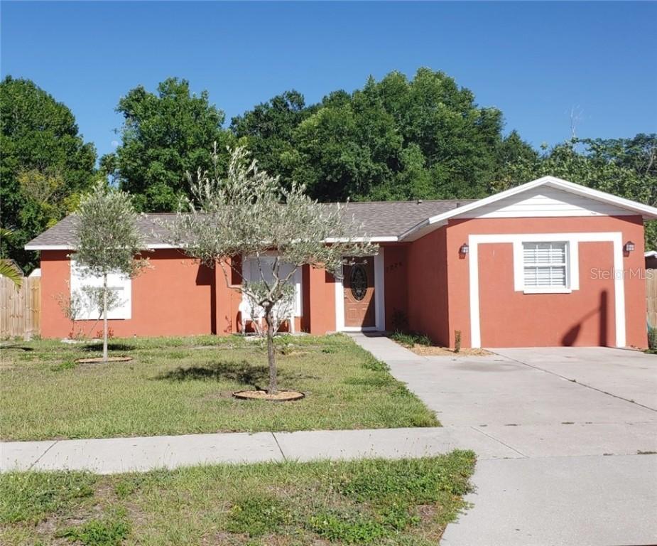 1226 Harvest Home Ct., Ruskin, FL 33570