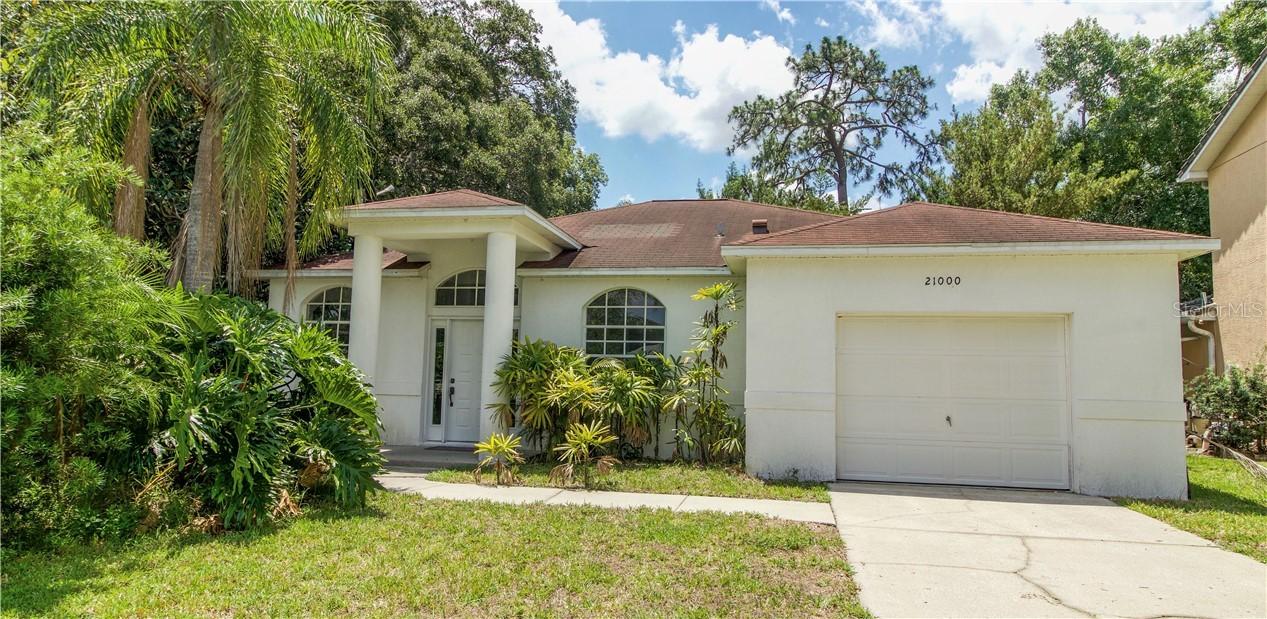 21000 Negril Ct., Lutz, FL 33558