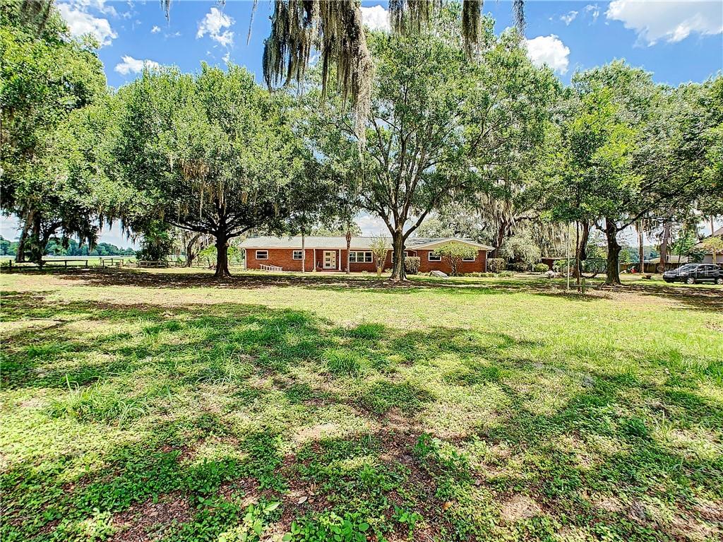 4031 Moores Lake Rd., Dover, FL 33527