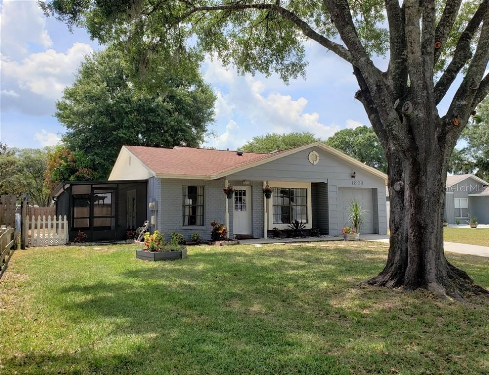 1309 Eastwood Dr., Lutz, FL 33549