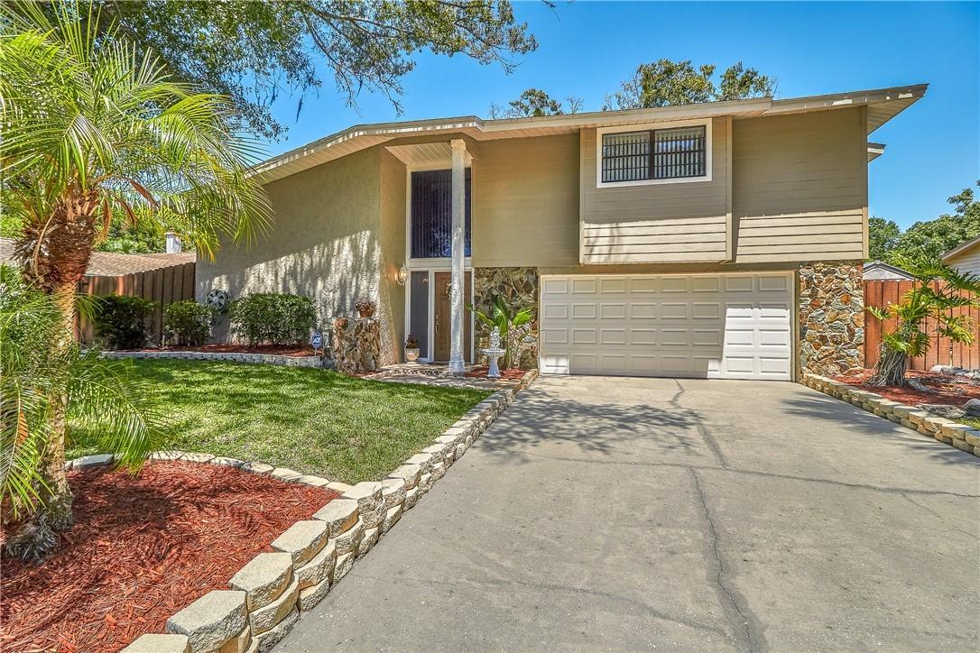 18419 Swan Lake Dr., Lutz, FL 33549