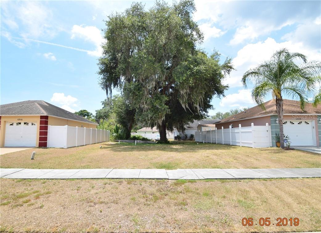 6918 Wildwood Oak Dr., Tampa, FL 33617