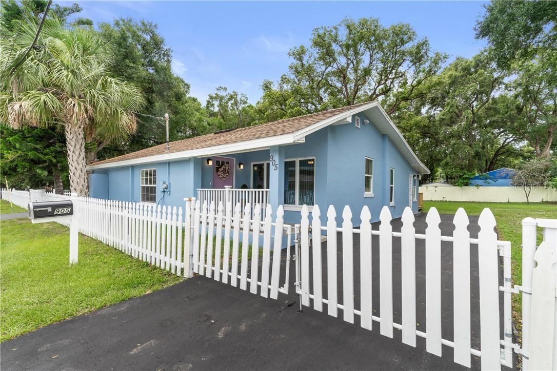 905 E Crawford St., Tampa, FL 33604