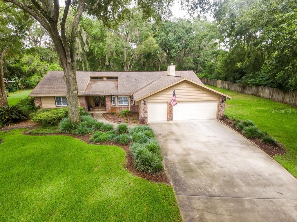 17520 Drake Ct., Lutz, FL 33559