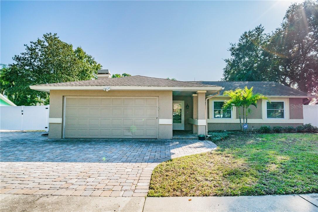 2410 Falcon Ln., Palm Harbor, FL 34683