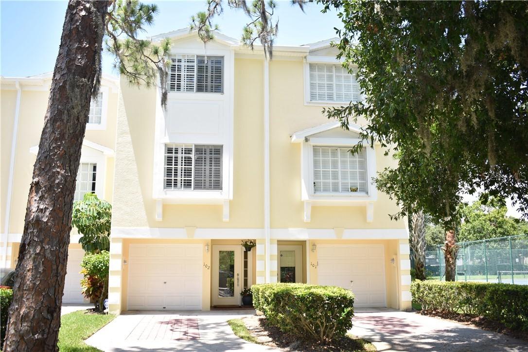 102 Brent Cir., Oldsmar, FL 34677