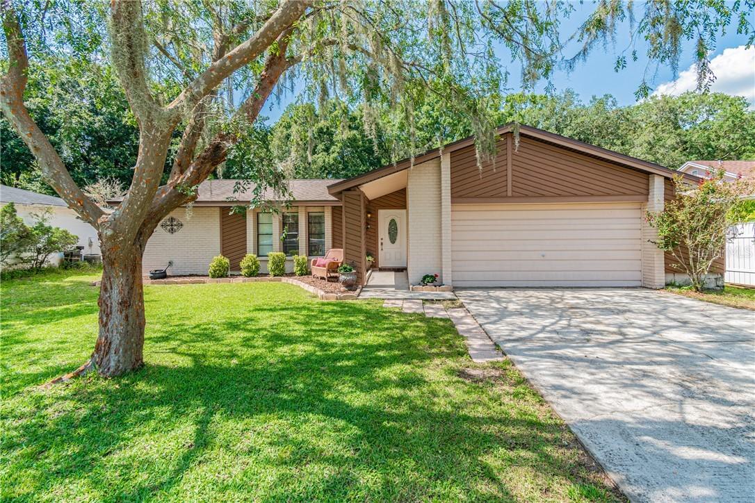 17825 Cranbrook Dr., Lutz, FL 33549