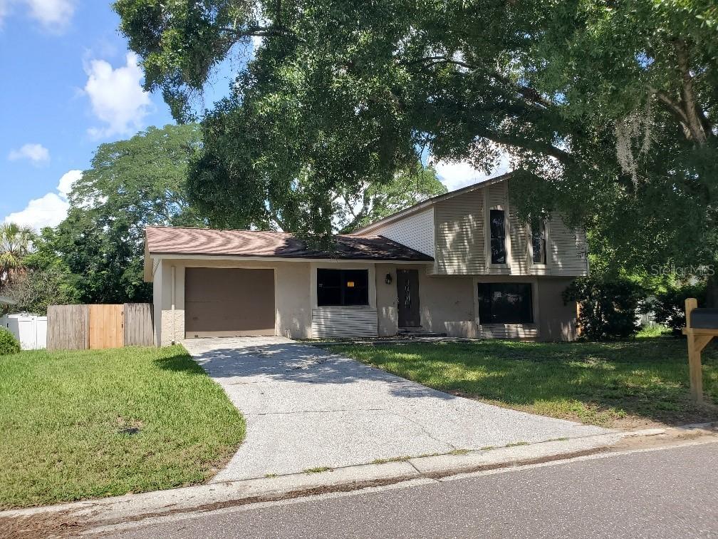 912 Mcintosh Dr., Brandon, FL 33510