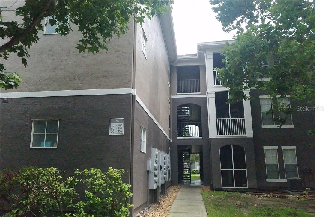 9304 Crescent Loop Cir. #206, Tampa, FL 33619