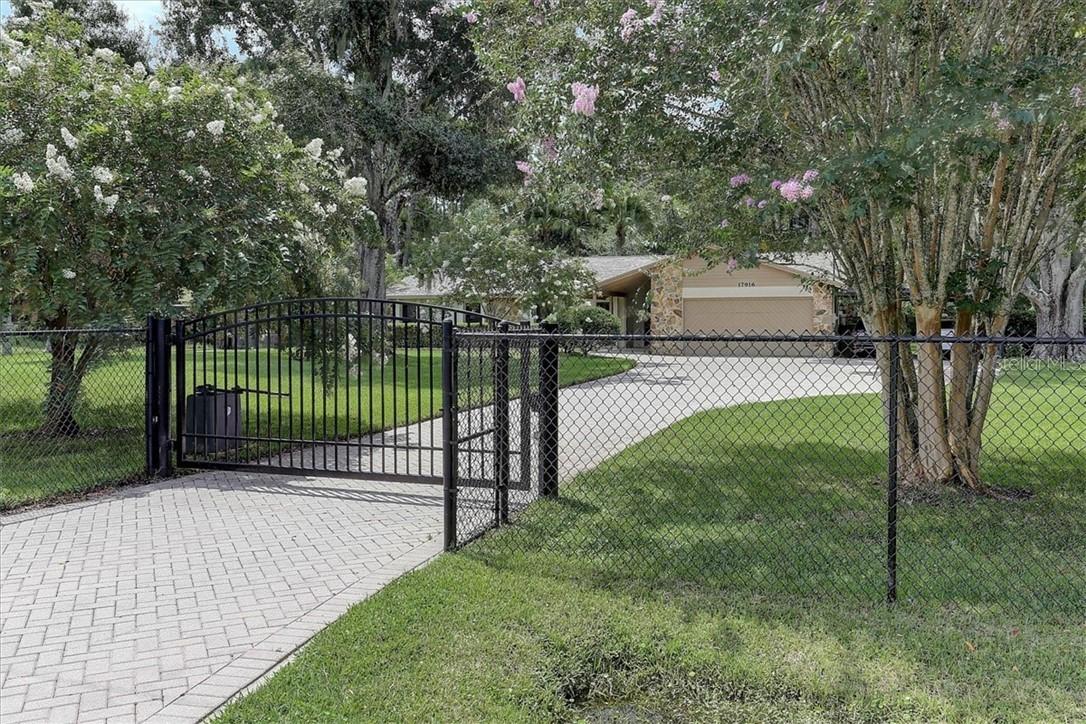 17916 Eagle Ln., Lutz, FL 33558