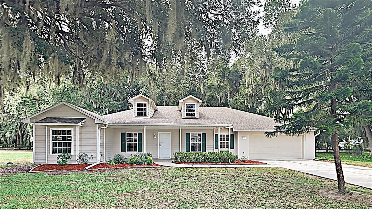 1989 Meadowside Dr., Eustis, FL 32726