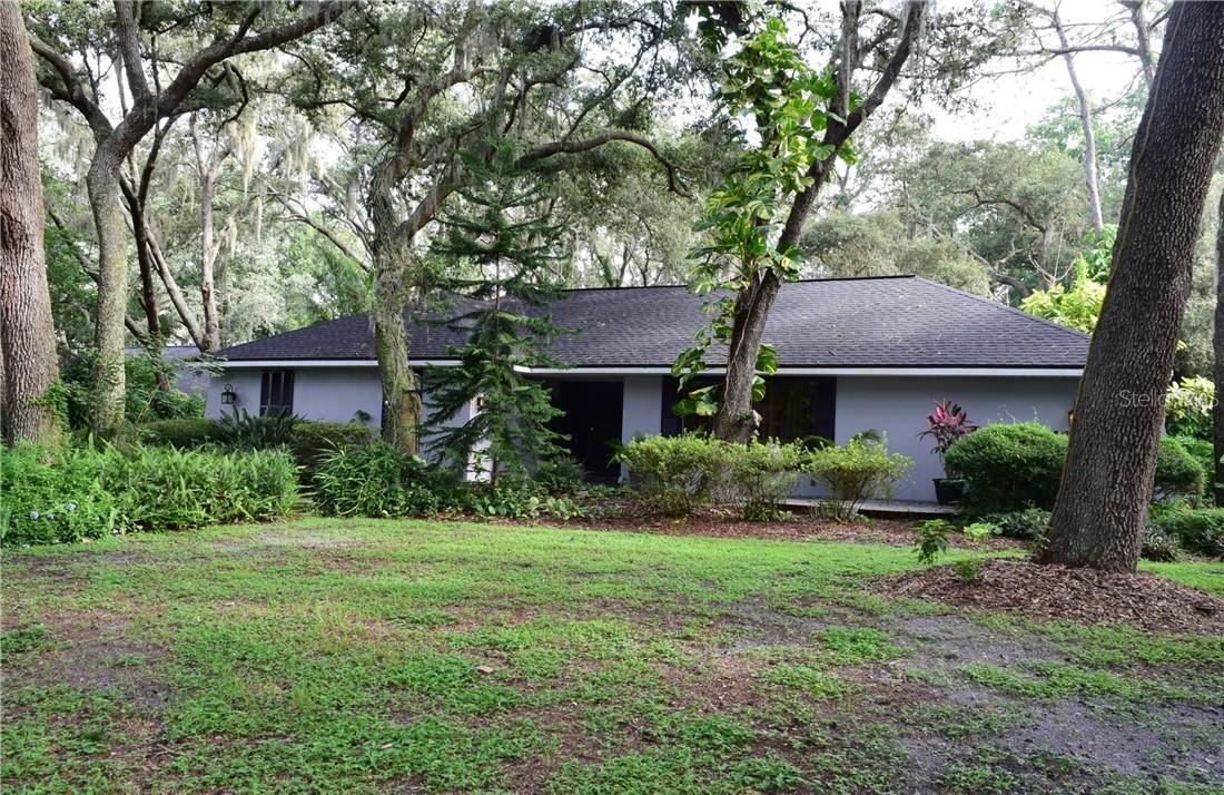 203 Wild Oak Dr., Brandon, FL 33511