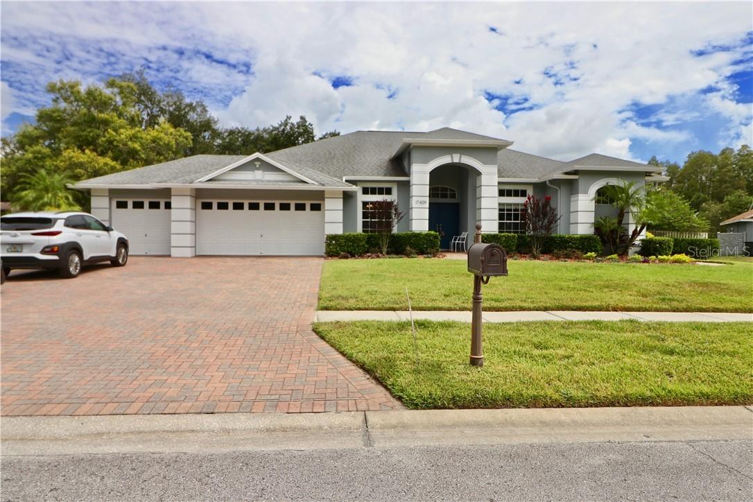 17409 Mary Charlotte Pl., Lutz, FL 33549