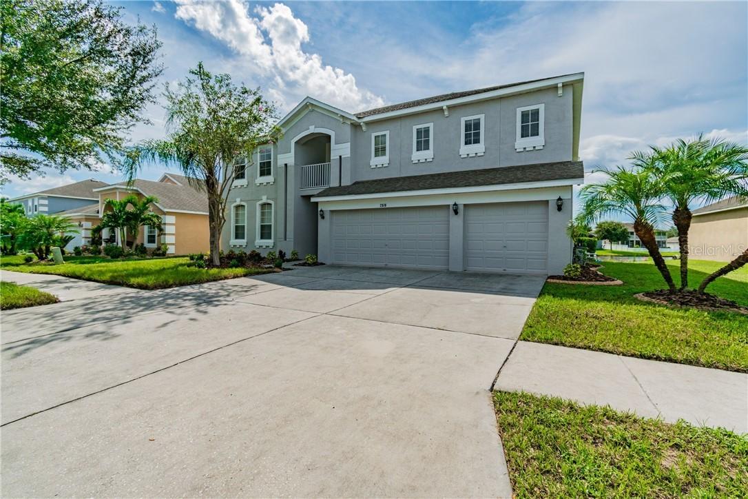 2618 Yukon Cliff Dr., Ruskin, FL 33570