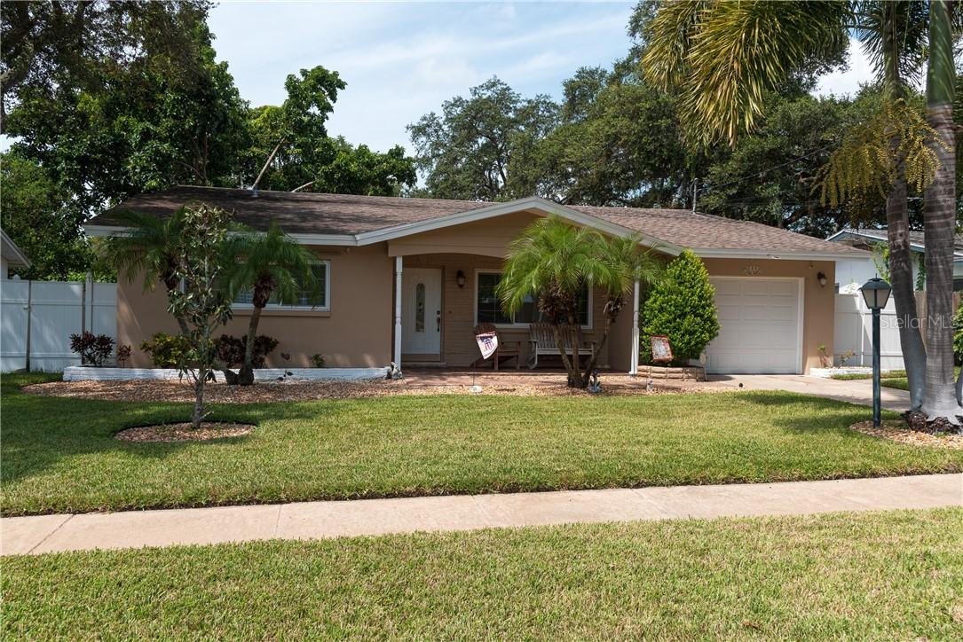 1033 Woodbrook Ter., Largo, FL 33770