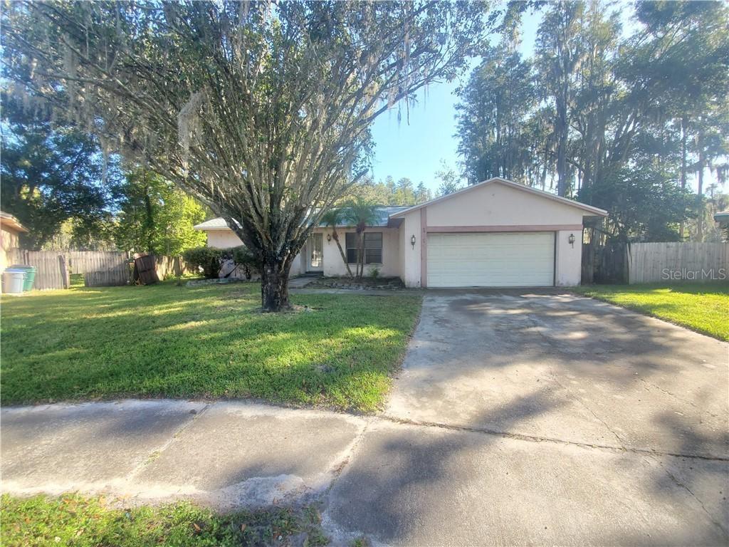 1414 Eastwood Dr., Lutz, FL 33549