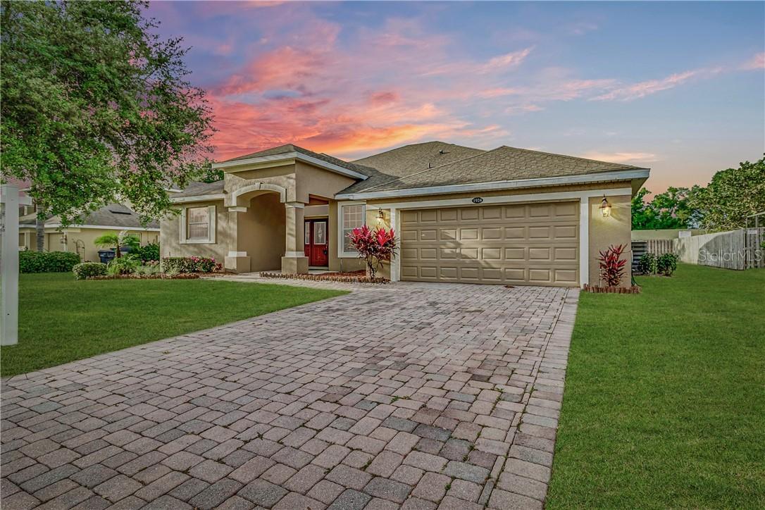 1924 Eloise Cove Dr., Winter Haven, FL 33884