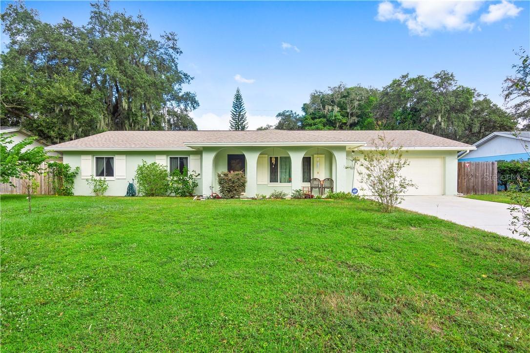 304 Greenview Dr., Brandon, FL 33510