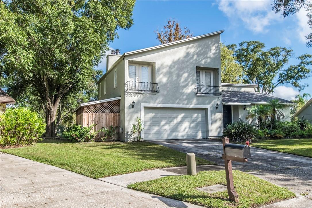 14816 Oak Vine Dr., Lutz, FL 33559