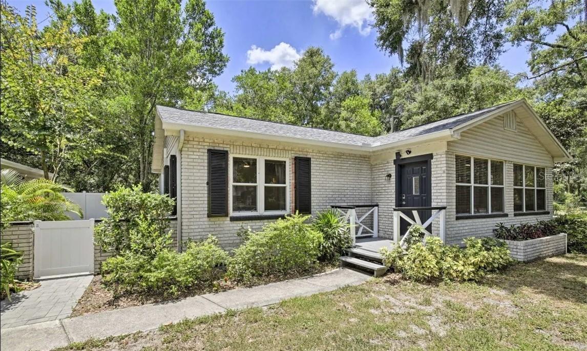 1001 E Knollwood St., Tampa, FL 33604