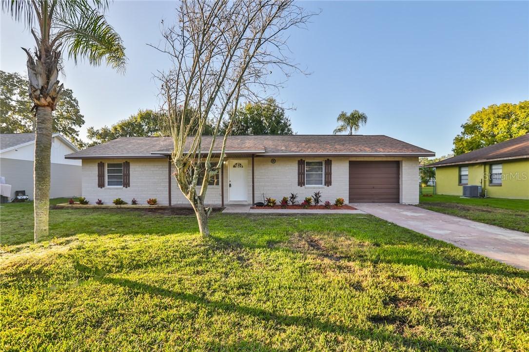 2827 Delrose Dr., Lakeland, FL 33805