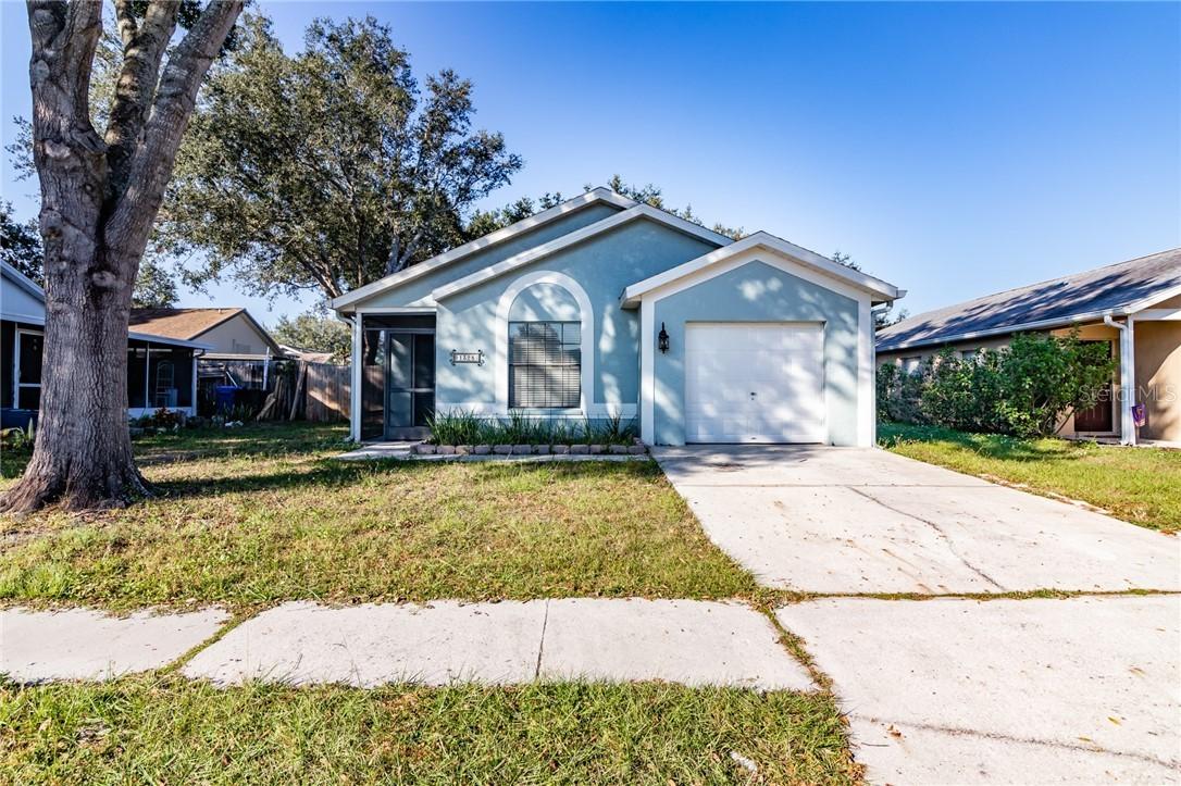 1328 Mohrlake Dr., Brandon, FL 33511