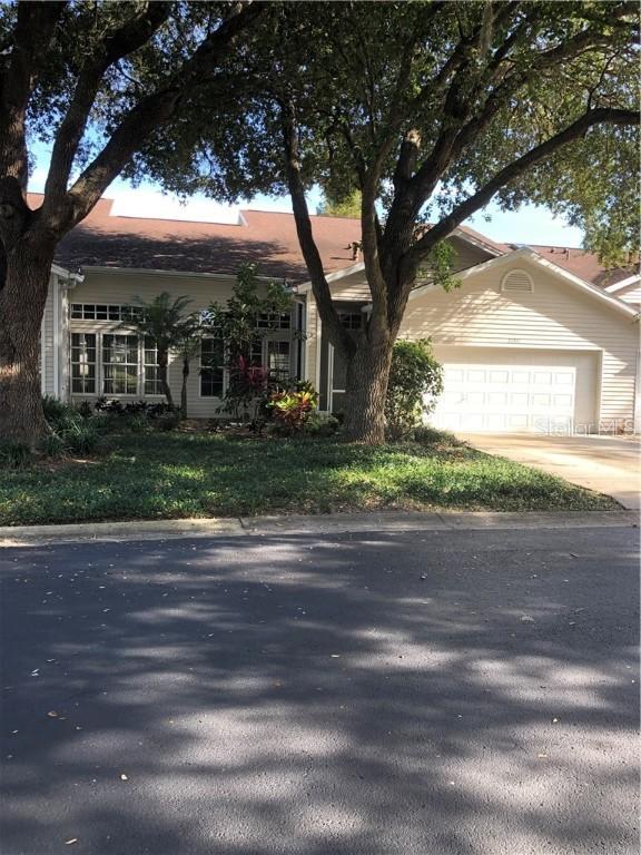 21317 Aaron Ct., Lutz, FL 33549