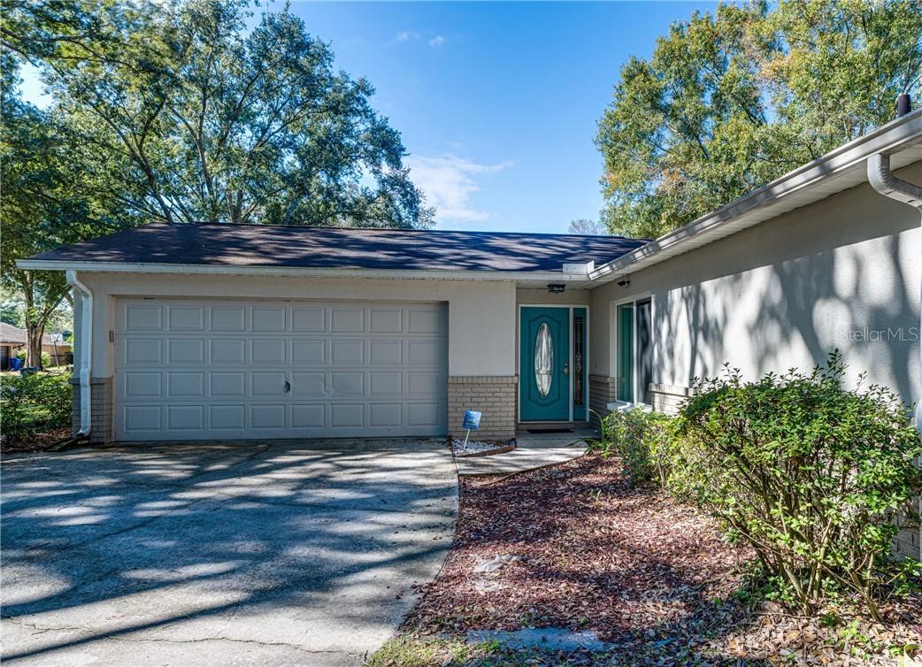 2410 Silver Forrest Ln., Lutz, FL 33549